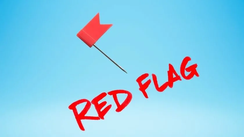 Sự kiểm soát trong mối quan hệ là red flag tiêu cực cần được chú ý