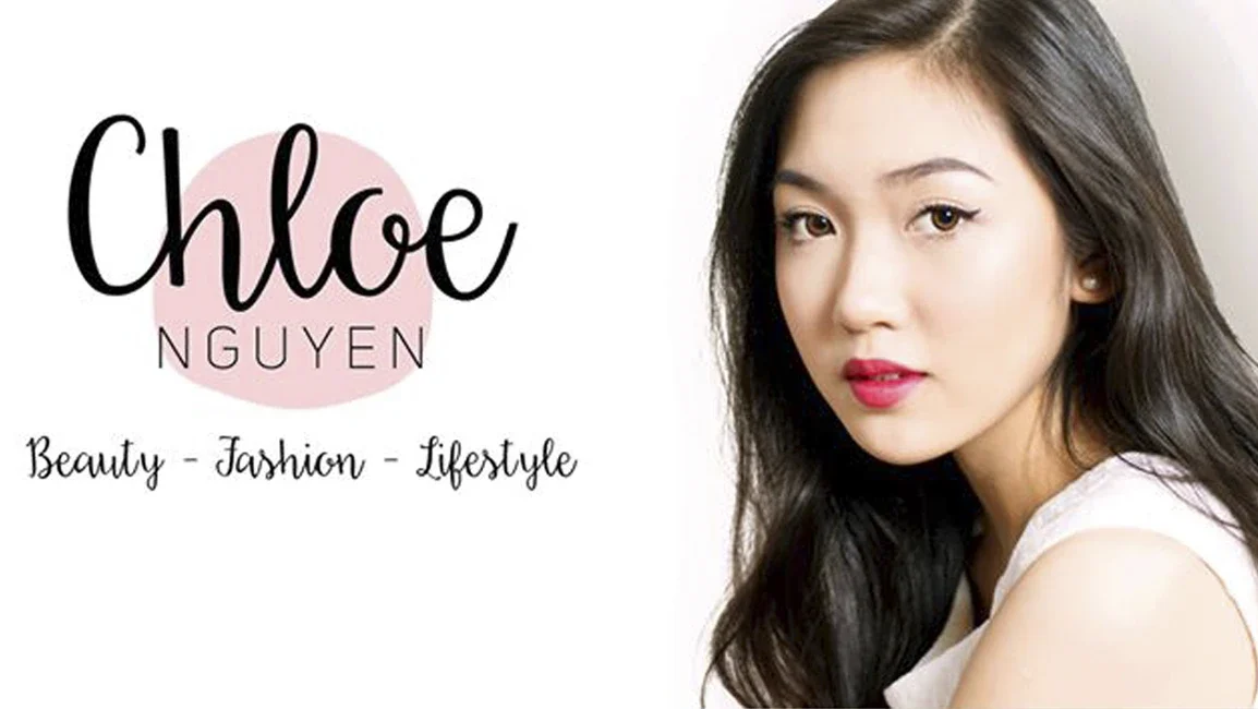 Chloe Nguyễn trong một video giới thiệu sản phẩm skincare mới